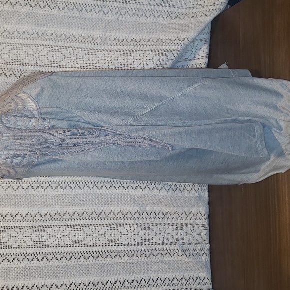 EMBROIDERED SHOULDER BOHO KNIT TUNIC - Picture 7 of 10